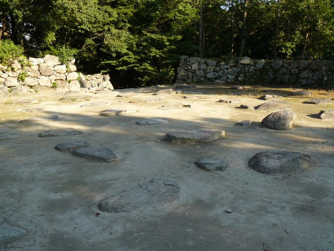 ���y���E���y��