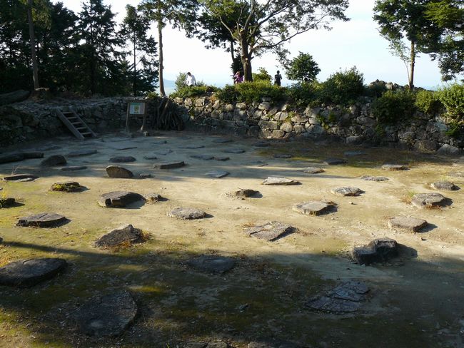 ���y���E���y��