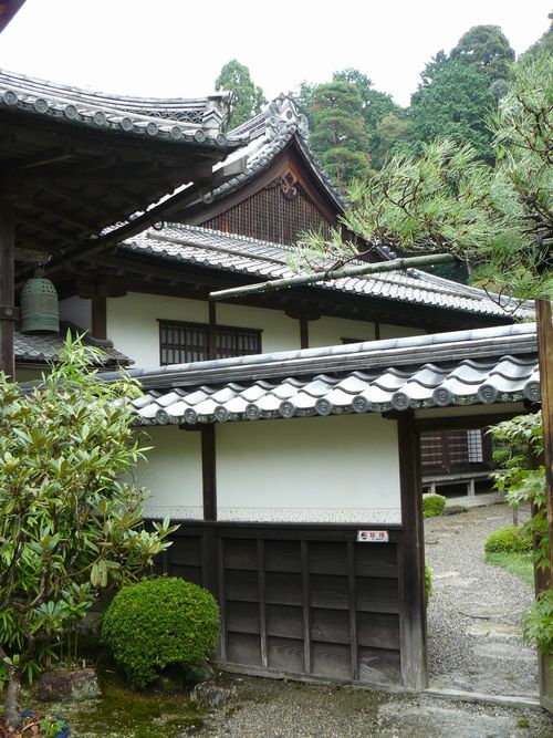 �������E�����@