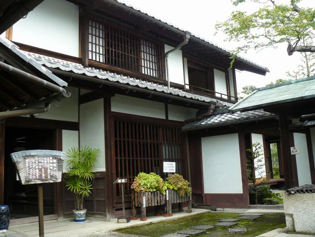 ���O���F���q�ƏZ��