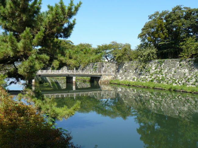 �F����E��������