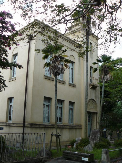 �������}����