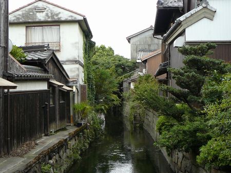 ���l�h�i�k���X���E�h�꒬�j