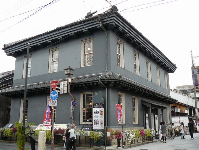 ���l�s�E���ǃK���X��