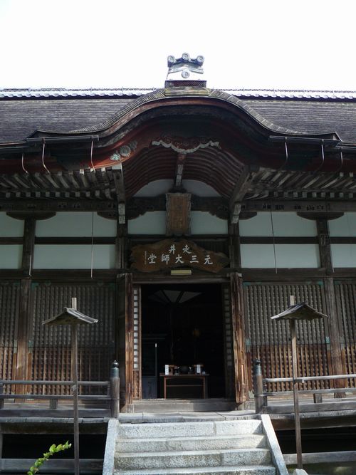 ��Îs��{�E���䓰