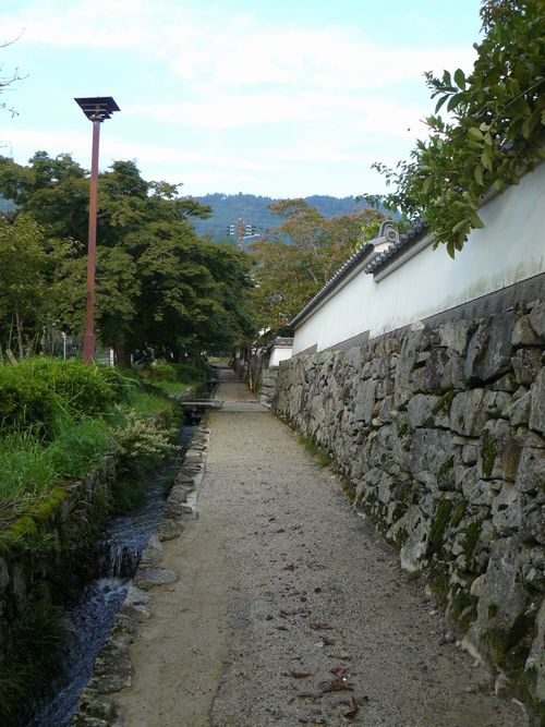 ��Îs��{�E������