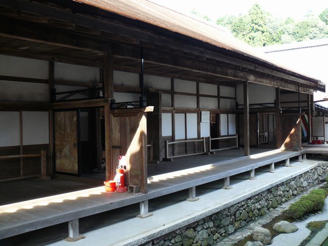 ��Îs��{�E������