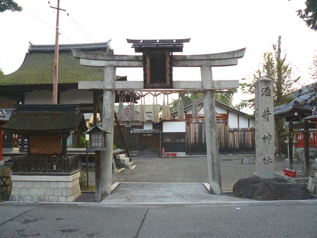 ��Îs��{�E����_��