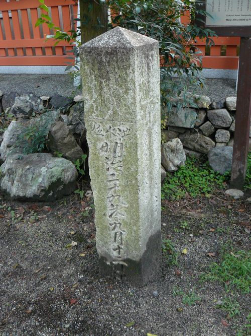 ��Îs��{�E����_��