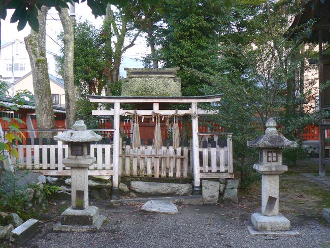 ��Îs��{�E����_��