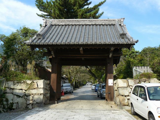 ��Îs��{�E����@���