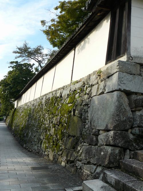 ��Îs��{�E����@���