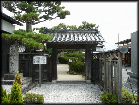 �������@